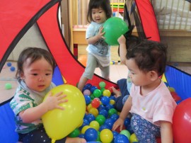風船・ボールあそび(0歳児)