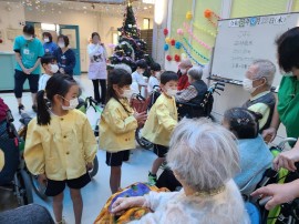 おじいちゃんおばあちゃん施設に行ってきたよ